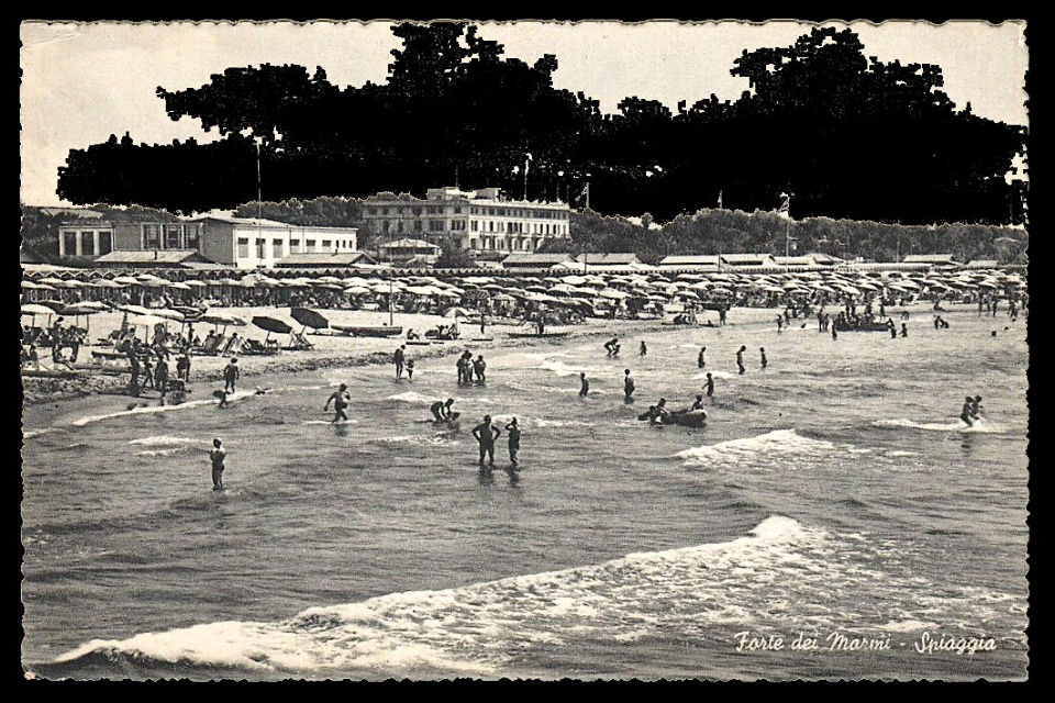 Cartolina di Forte dei Marmi com'era tanti anni fa...