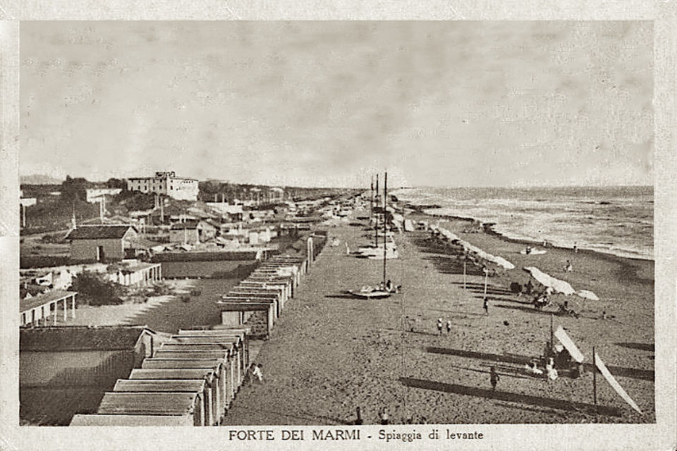 Cartolina di Forte dei Marmi com'era tanti anni fa...