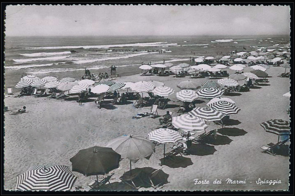 Cartolina di Forte dei Marmi com'era tanti anni fa...